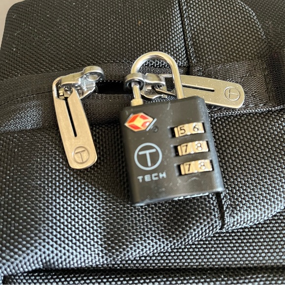 Tumi Dual-Tone Travel Bag for Men - Picture 5 of 16